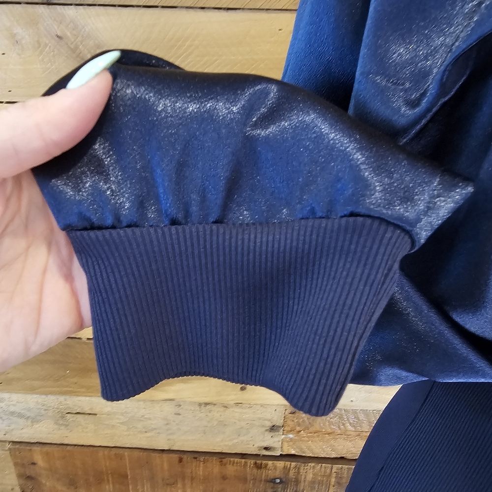 Kara and Kate navy blue ribbed knit top with puffed shoulder satin sleeve Size L - Picture 4 of 5